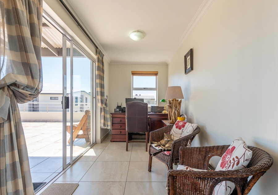 4 Bedroom Property for Sale in Sunset Estate Western Cape